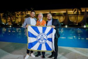 Lula com dirigentes da escola de samba Acadêmicos de Niterói | Foto: Divulgação