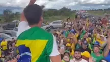 nikolas ferreira multidão caminhada