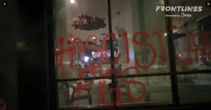 Pichação em hotel se referia a agentes do ICE como 'porcos fascistas' | Foto: Reprodução/Redes sociais