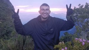Roberto Farias Tomaz, de 19 anos, foi abandonado no Pico Paraná | Foto: Reprodução/redes sociais