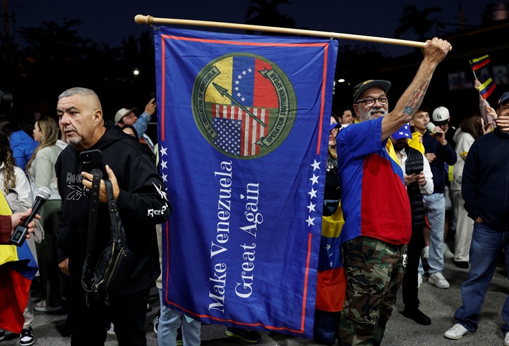 protesto manifestação em miami eua - queda de nicolás maduro 3