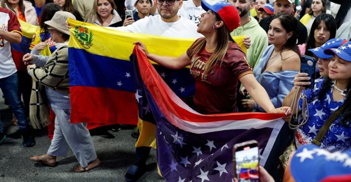 protesto manifestação em miami eua - queda de nicolás maduro 4