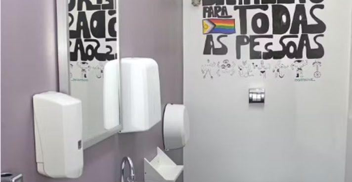 Uerj inaugura banheiro 'sem gênero'