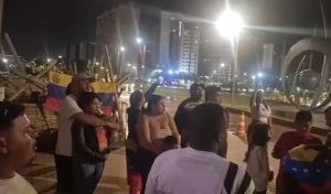 venezuelanos protesto brasília x queda de maduro
