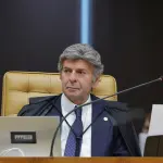 Ministro Luiz Fux, do STF, durante sessão de encerramento do ano do Judiciário de 2025, em 19 de dezembro, em Brasília. Seu filho seria um dos alvos de acessos irregulares da Receita Federal.