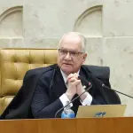 O atual presidente do STF, Edson Fachin, durante sessão plenária - 04/02/2026