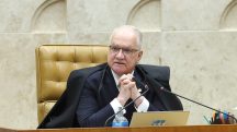 O atual presidente do STF, Edson Fachin, durante sessão plenária - 04/02/2026