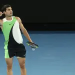 Alcaraz no Australia Open: recorde pessoal e primeira posição no ranking mantida | Foto: Reprodução/X