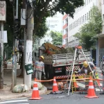 Funcionários da Enel trabalham em rua de São Paulo: problemas recorrentes | Foto: Rovena Rosa/Agência Brasil