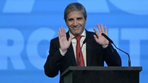 O ministro da Economia da Argentina, Luis Caputo: retomada | Foto: Reprodução/X
