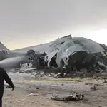Destroços do cargueiro Hercules C-130, da Força Aérea da Bolívia | Foto: Reprodução/X