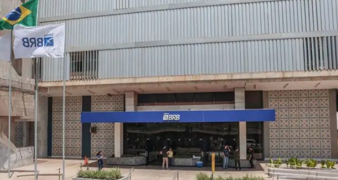 A fachada do prédio do Banco de Brasília (BRB)