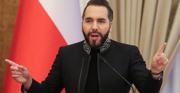 O presidente de El Salvador, Nayib Bukele, durante uma coletiva de imprensa com o presidente eleito do Chile, Jose Antonio Kast, na Casa Presidencial em San Salvador, El Salvador - 30/1/2026 | Foto: Jose Cabezas/Reuters