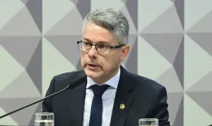 O relator da CPI do Crime Organizado, senador Alessandro Vieira (MDB-SE) | Foto: Geraldo Magela/Agência Senado