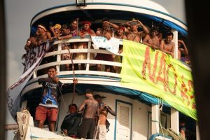 Indígenas invadiram o terminal da Cargill em Santarém (PA) contra uma decisão do governo Lula que eles chamam de “decreto da morte” | Foto: Reprodução/X invasão indígena