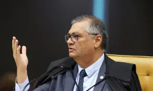 Flávio Dino nota Toffoli STF