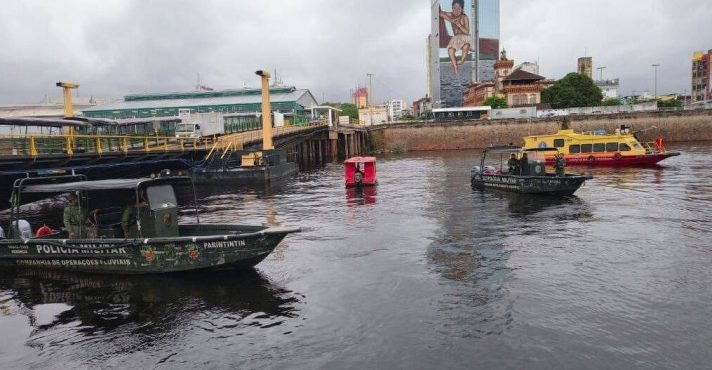 O naufrágio ocorreu quando a embarcação fazia o trajeto Manaus–Nova Olinda do Norte | Foto: Divulgação/CBMAM