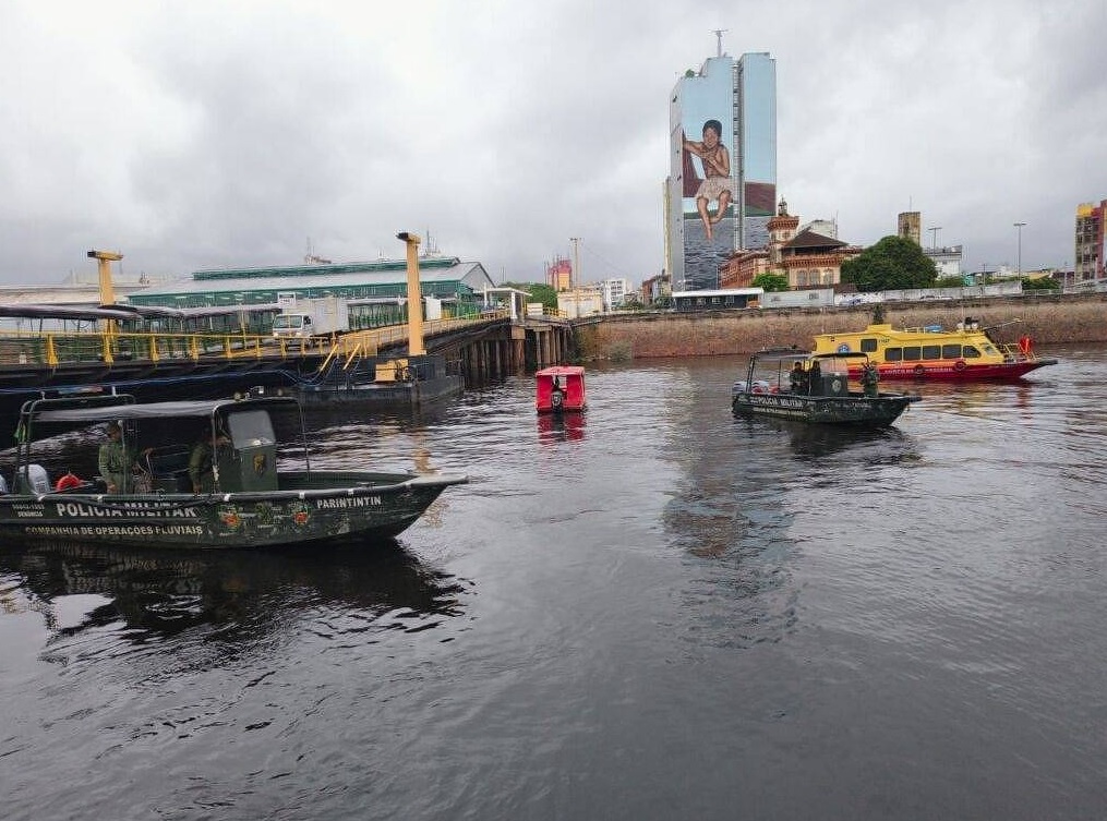 O naufrágio ocorreu quando a embarcação fazia o trajeto Manaus–Nova Olinda do Norte | Foto: Divulgação/CBMAM