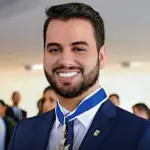 A defesa de Filipe Martins, ex-assessor de Jair Bolsonaro, nega qualquer ligação com a chamada "minuta do golpe"