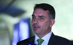 Senador Flávio Bolsonaro (PL-RJ) durante entrevista | Foto: Lula Marques/Agência Brasil