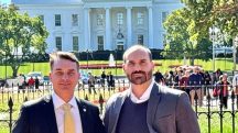 Flávio Bolsonaro visita o irmão Eduardo Bolsonaro em Washington (DC)