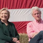 Hillary Clinton é ex-secretária de Estado, e Bill Clinton é ex-presidente | Foto: Reprodução/Flickr