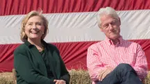 Hillary Clinton é ex-secretária de Estado, e Bill Clinton é ex-presidente | Foto: Reprodução/Flickr