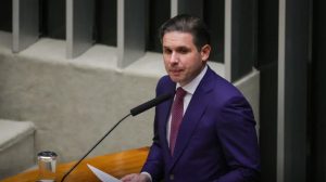 Hugo Motta promete avançar sobre escala 6x1