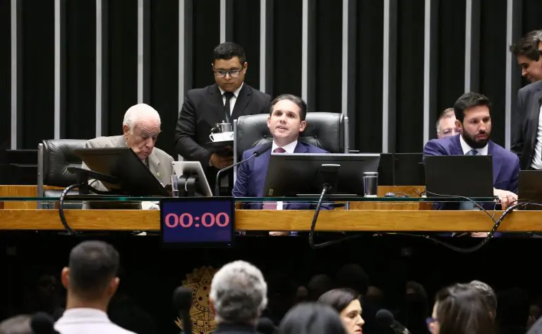 Hugo Motta, presidente da Câmara, na sessão desta segunda-feira, 2/2/2026 | Foto: Vinicius Loures/Câmara dos Deputados