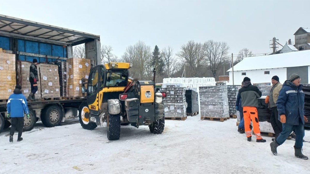 Os veículos que transportavam geradores e medicamentos de Roma para a Ucrânia