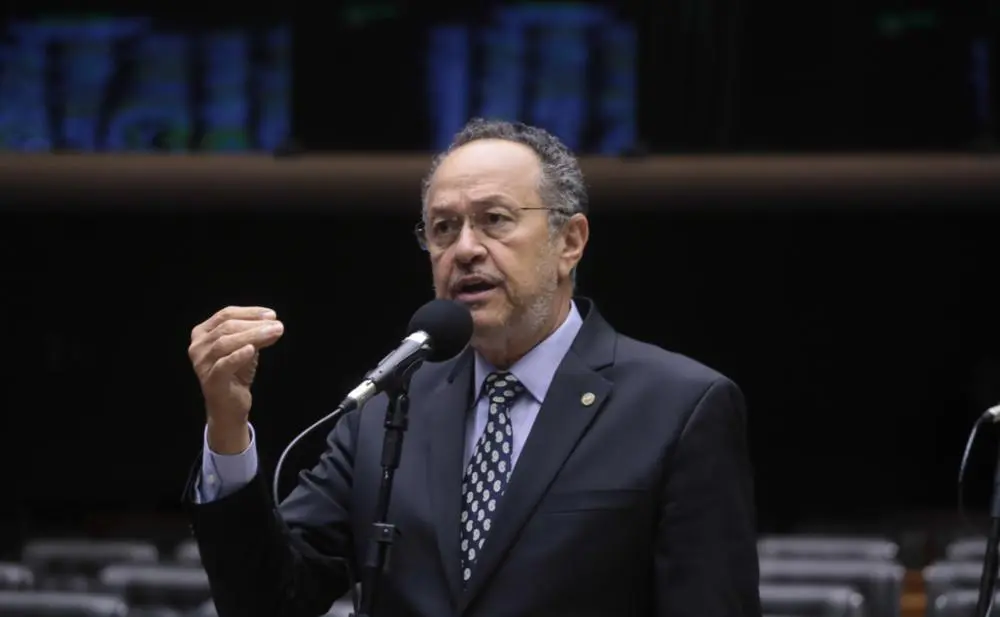 O deputado federal Silas Câmara acompanhou a assinatura de um acordo entre o Instituto Nacional do Seguro Social (INSS) e a Confederação Brasileira dos Trabalhadores da Pesca e Aquicultura (CBPA) | Foto: Bruno Spada/Câmara dos Deputados