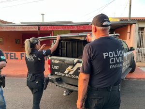 Investigação retomada: Polícia Civil encaminha suspeito para a delegacia | Foto: Adilson Domingues/PCPR