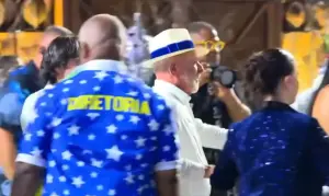 Lula, durante desfile da Acadêmicos de Niterói - 15/02/2026 | Foto: Reprodução/TV Globo/X