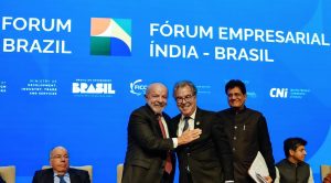O presidente Lula da Silva e o chefe da ApexBrasil, Jorge Viana, durante encontro com empresários em Nova Delhi, na Índia | Foto: Ricardo Stuckert/PR