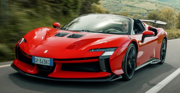 Ferrari modelo SF90 Spider: 20 carros na garagem | Foto: Reprodução/Redes sociais
