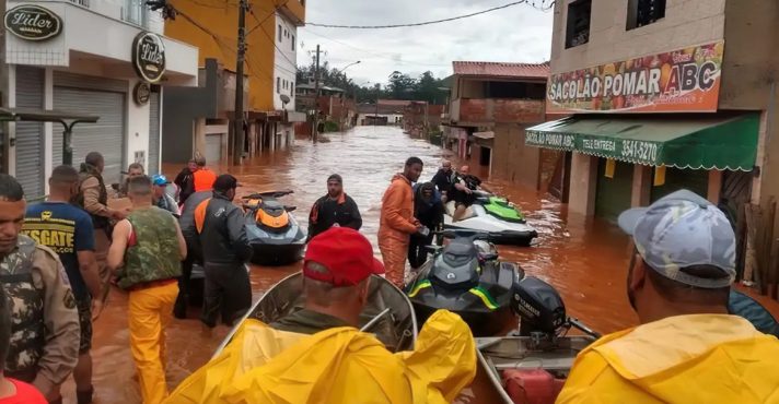 Bombeiros e Defesa Civil seguem o trabalho de buscas em MG | Foto: Bombeiros MG/Divulgação