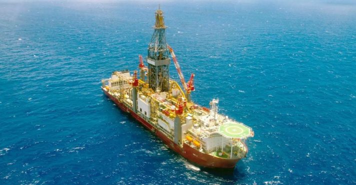 Embarcação de apoio à exploração da Petrobras | Foto: Divulgação/Petrobras