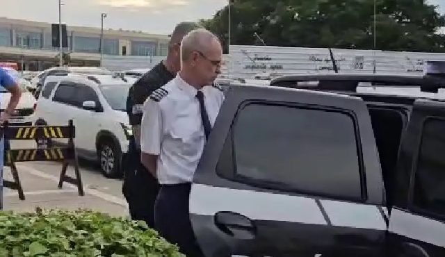Piloto Sérgio Antônio Lopes preso aeroporto menores