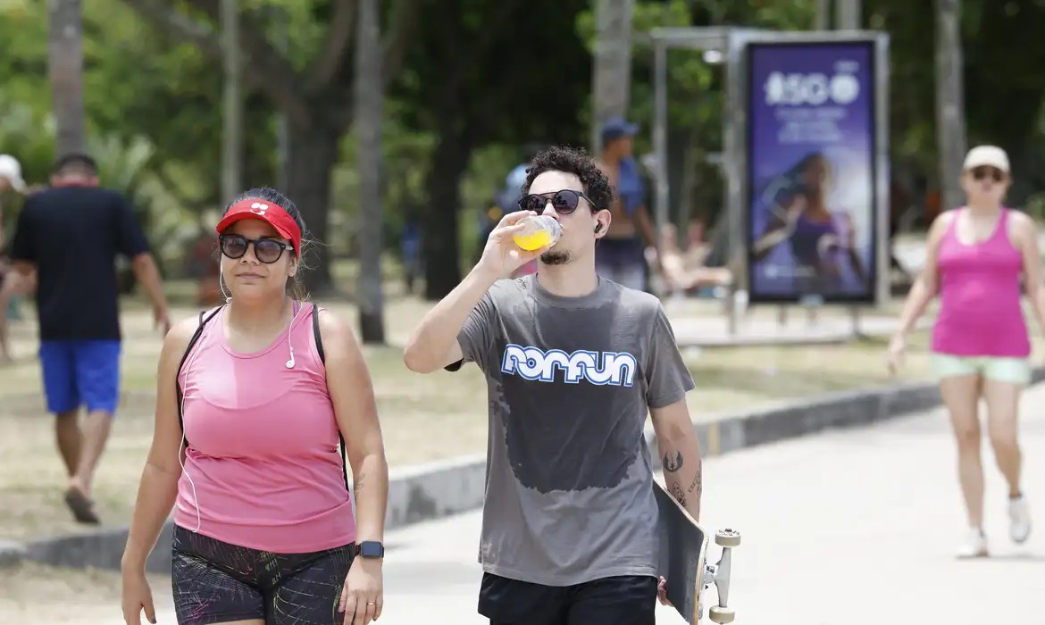 Previsão indica sol forte e calor de 36 °C na capital fluminense | Foto: Fernando Frazão/Agência Brasil