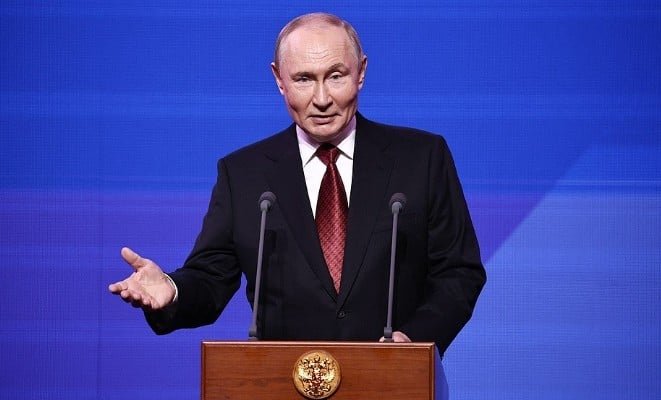 Cover image for Putin rejeita encontro com Zelensky depois de receber carta