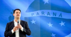 O governador do Paraná, Carlos Roberto Massa Júnior, é filiado ao Partido Social Democrático (PSD)