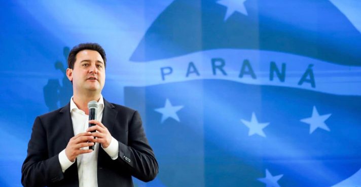 O governador do Paraná, Carlos Roberto Massa Júnior, é filiado ao Partido Social Democrático (PSD)