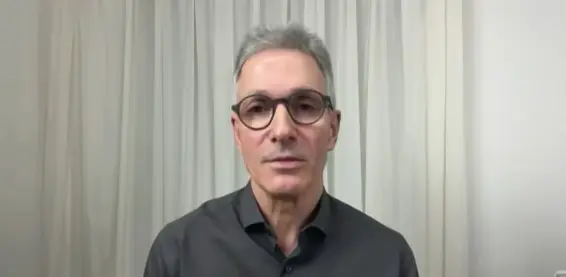 O governador de Minas Gerais Romeu Zema anuncia pré-candidatura à presidência em entrevista