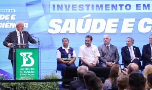 Lula da Silva discursa durante visita ao Instituto Butantan, em São Paulo | Foto: Rovena Rosa/Agência Brasil