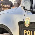 agentes e viatura da pf
