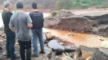 Equipes da Prefeitura de Congonhas visitaram, ontem pela manhã, áreas atingidas pelo transbordamento do reservatório da Vale na mina de Fábrica, em Ouro Preto | Foto: Divulgação/Prefeitura de Congonhas