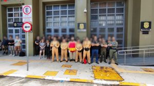 caça-fantasmas - policiais - carnaval sp