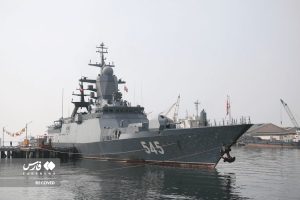 A embarcação participa de um exercício naval conjunto envolvendo a Marinha russa