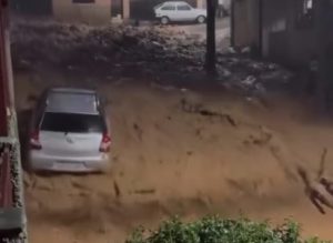 Chuva deixa rastro de destruição em Juiz de Fora (MG); veja imagens