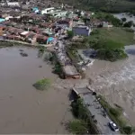 ponte desaba em Calçado (PE)